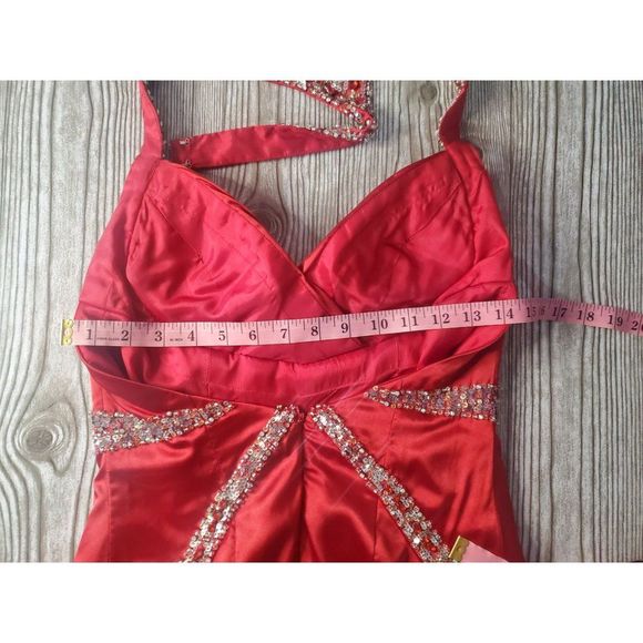 Le Gala Tony Bowls Womens Red Embellished Gown Size 8 - Picture 8 of 12